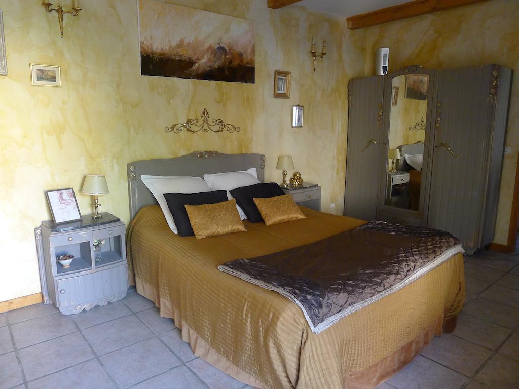 ホテル Domaine De La Manse ヴィルヌーヴ・ド・ベルグ 部屋 写真